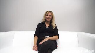 Zsenge milf mami járt a castingon