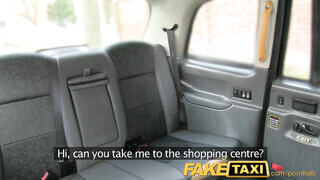 Madlin fenekét a taxis megbassza