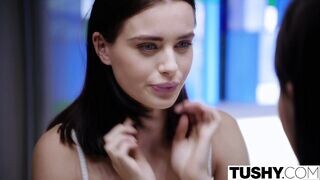 Lana Rhoades popsiba kurelva