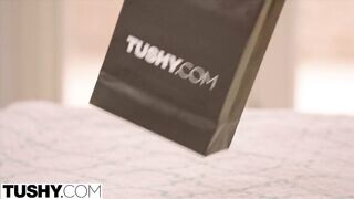 Ivy Aura óriási hímtagot kap