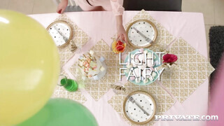 Hanna Ray és Light Fairy édeshármasban szeretkeznek