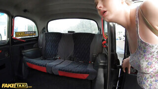 Fake Taxi - Lucy Heart a bájos pici orosz buxa