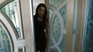 Its POV - Valentina Nappi a szőrös bulkeszos zsenge