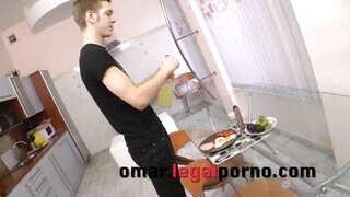 Legalporno - Diana két kukacot kap