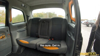 Fake Taxi - Zsenge csajszika és a méretes taxis fütykös