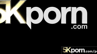 5KPorn - Naomi Nash borotvált lyuka megtömve