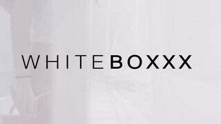 WHITEBOXXX - Rebeca Volpetti tökéletes vaginája