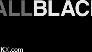 AllBlackX - Cecilia Lion a csábító szőrös bulkeszos zsenge