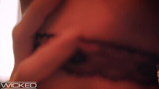 Wicked - Emily Willis ánuszba is kedveli