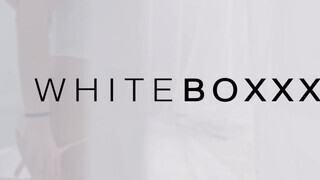 WhiteBoxxx - Nelly Kent a hatalmas tőgyes román maca