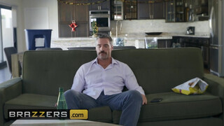 Brazzers - a kitetovált pornós pipi elpusztítva