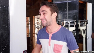 Cassidy Banks a gigászi tőgyes fital kéjhölgy - Bangbros