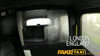 FakeTaxi - nagy keblű debella bige a taxiban
