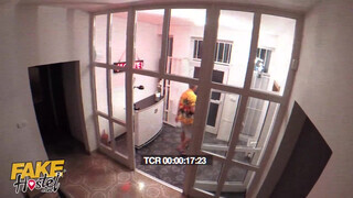 Három lezbi bige kényezteti magát - Fake Hostel
