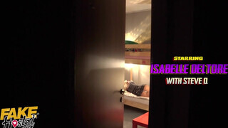 Isabelle Deltore a bombázó ausztrál milf - Fake Hostel