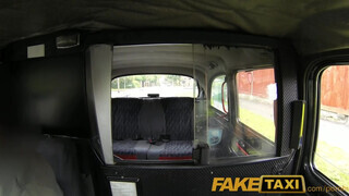 FakeTaxi - Felborotvált fejű punk nőci megkúrelva