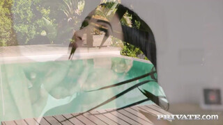 Private com - Alyssia Kent a izgató román milf