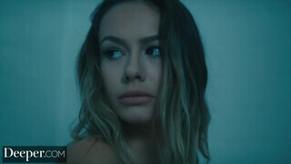 Deeper - Naomi Swann a perverz kicsike szuka