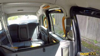 Fake Taxi - Tini lány kúr a taxiban
