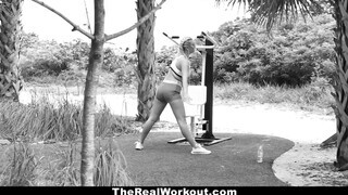 TheRealWorkout - Fitnesz vlogger és a termetes cerka esete
