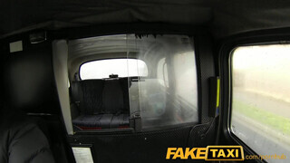 FakeTaxi - Világos Szőke méretes fenekű pipi megbaszva