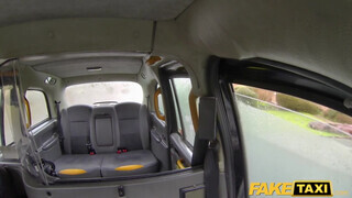 Fake Taxi - Cassie Del Isla a tüzes francia gádzsi