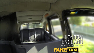 FakeTaxi - begerjedt kolumbiai nőci