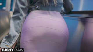 TUSHY RAW - Pristine Edge a csábító zsenge milf