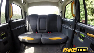 Fake Taxi - Ashleigh Devere a gigantikus cickós gádzsi