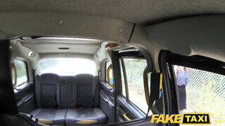 Fake Taxi - idősebb bige termetes cerkát akar