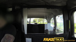 FakeTaxi - ártatlan kicsike fiatal nőci és a vastag cerka