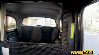 Fake Taxi - 19 éves tinédzser csajszika baszni akart