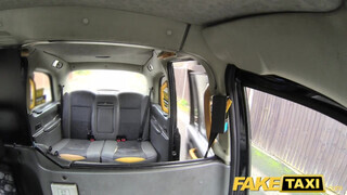 Fake Taxi - Rina Ellis a csinos sulis nőci
