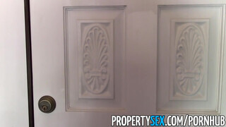 PropertySex - fullos baszható milf ingatlanos