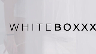WhiteBoxxx - Eveline Dellai imádja hátsó bejáratba csinálni