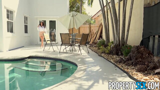 PropertySex - Violet Myers a szőrös nunis ingatlanos