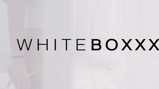 WhiteBoxxx - A szeretője előtt csinálja a csajszika