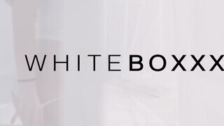 WHITEBOXXX - Nicole Pearl bájos kufircolása a barátjával