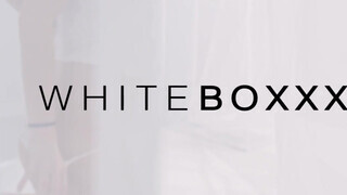 WHITEBOXXX - cuki vörös szuka beleül a termetes faszba
