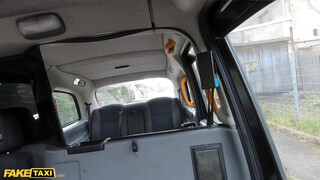 Fake Taxi - Lily Adams a bájos milf