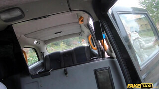 Fake Taxi - Cuki pipi kettyinteni akar a taxiban
