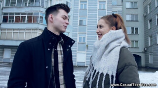 Casual Zsenge Szex - Iris Kiss Kiss a cuki kicsike orosz fiatal