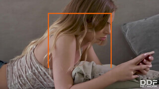 Sydney Cole vaginája megkettyintve