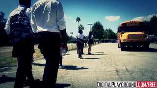 DigitalPlayground - baszás az suli buszon