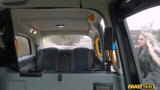Fake Taxi - Micky Muffin popó lyukba dugva
