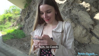 Public Agent - Arina Shy a félénk zsenge szuka