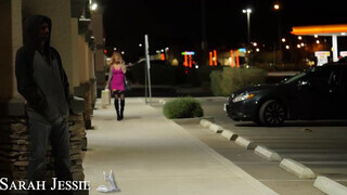 Naughty America - Sarah Jessie a csábos kitetovált milf