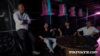Private com - Tiffany Rousso és Cherry Kiss négy ürgével kúr