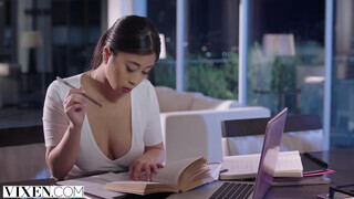 VIXEN - Jade Kush a szexy ázsiai lány