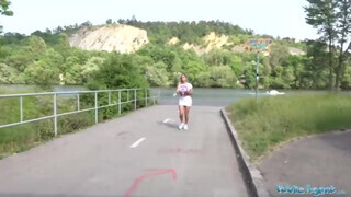 Public Agent - Hatalmas tőgyes szép popós nőci